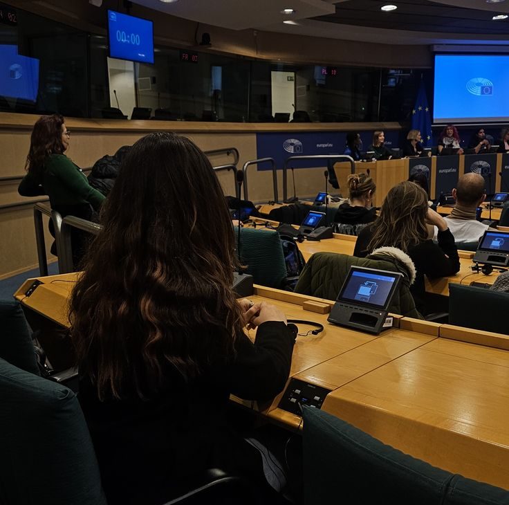 11 tirocini all’Unione Europea e alle Nazioni unite in scadenza: bandi aperti ora